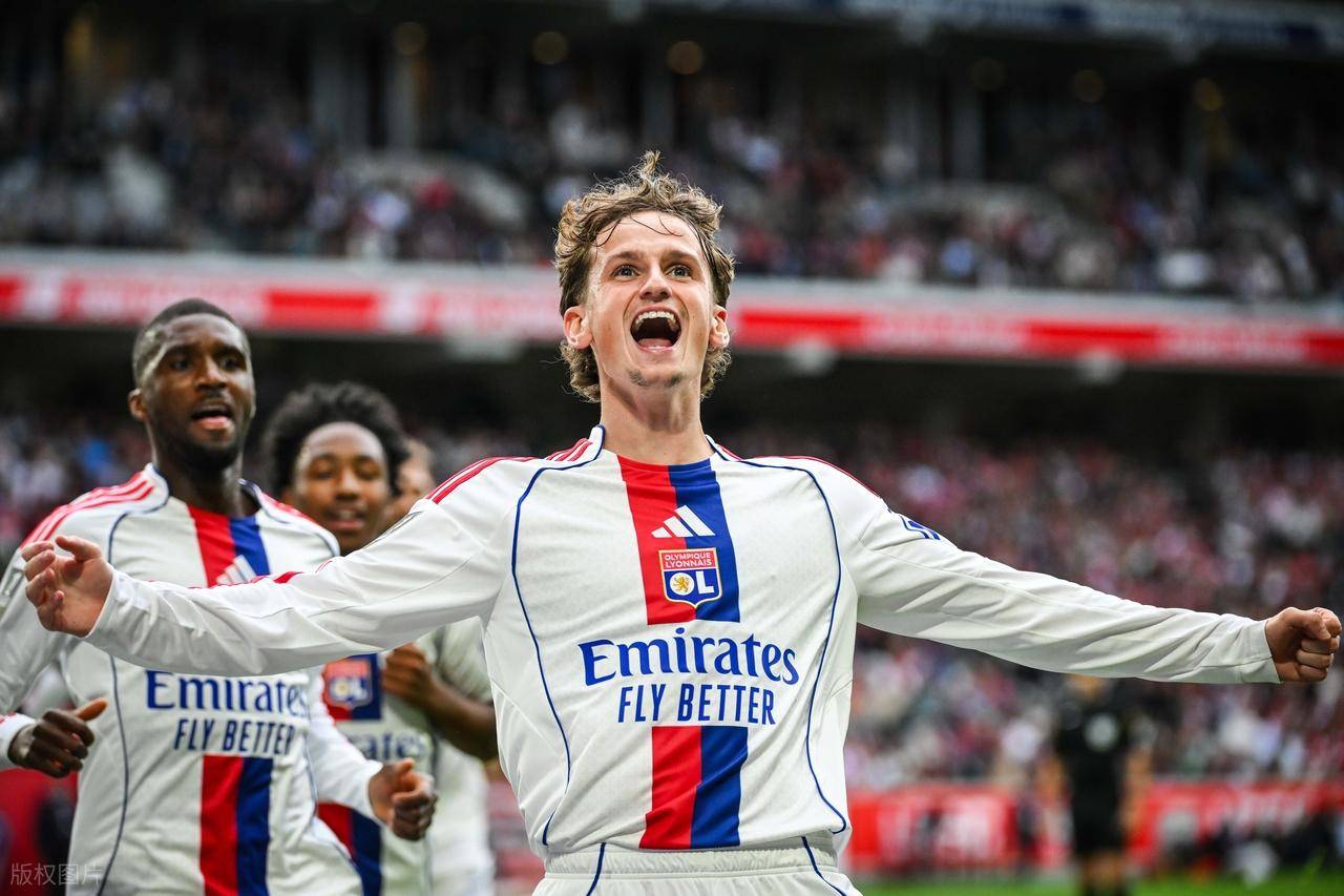 包含今晚体能课后,利物浦回应争议备战法甲,压力陡增,阵容厚度经受考验的词条 包含今晚体能课后,利物浦回应争议备战法甲,压力陡增,阵容厚度经受考验的词条